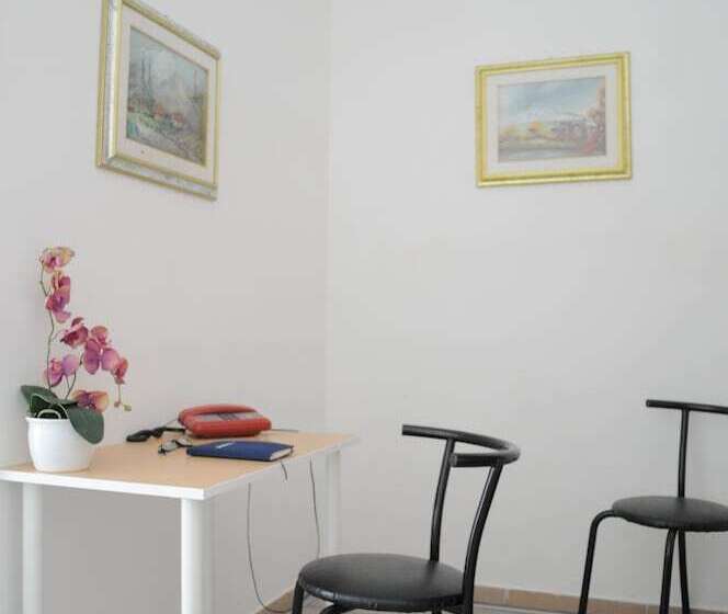 اتاق استاندارد, Cecile