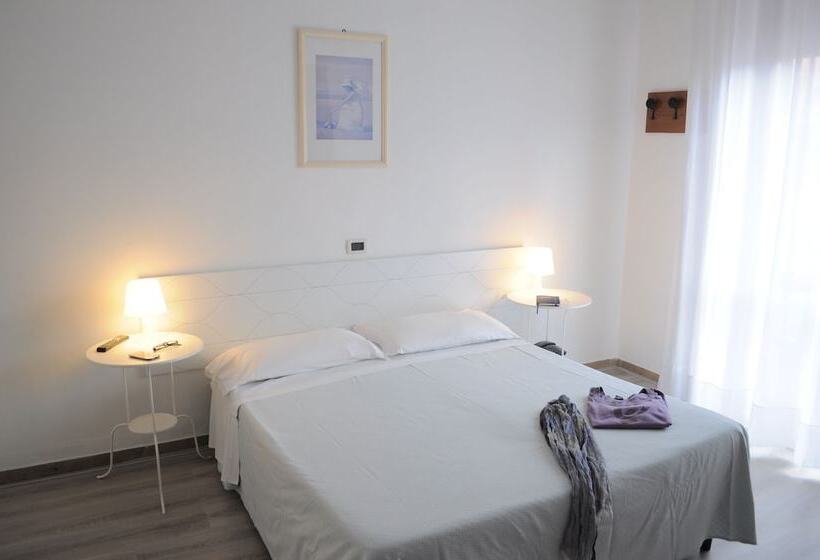 اتاق استاندارد, Cecile