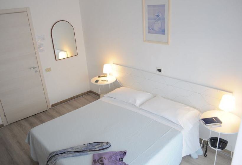 اتاق استاندارد, Cecile