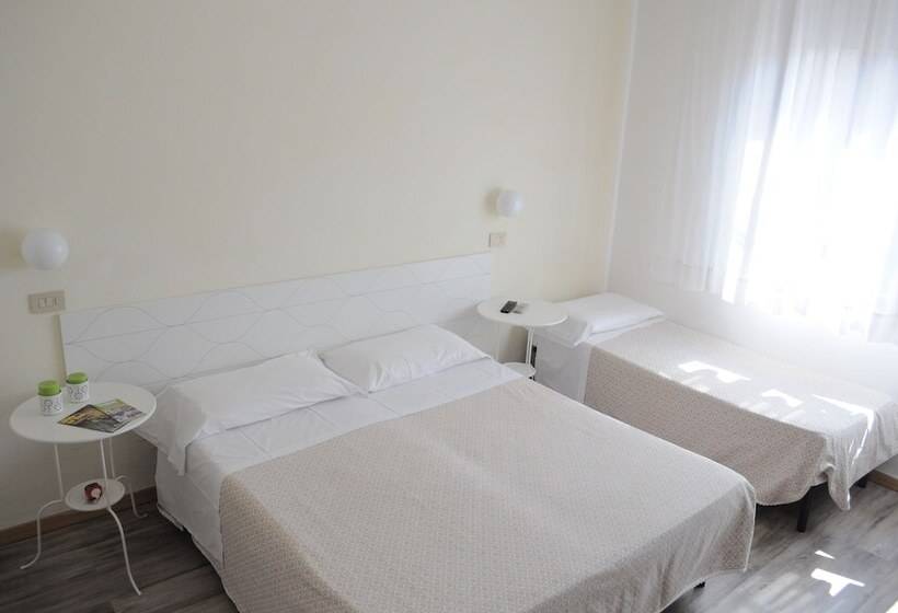 اتاق استاندارد سه نفره, Cecile