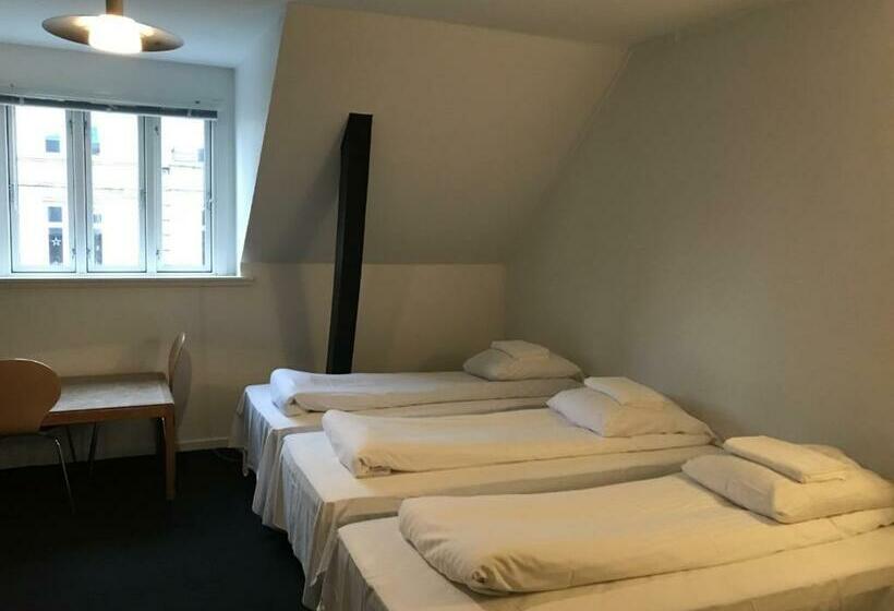 이코노미 쿼드러플룸(공용 화장실), Euroglobe