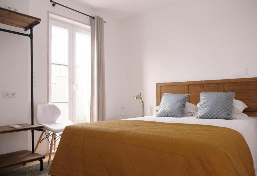 Quarto Standard Casa de Banho Partilhada, Lisbon Poets Inn