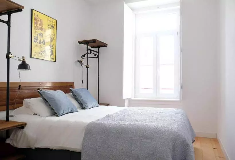 Quarto Standard Casa de Banho Partilhada, Lisbon Poets Inn