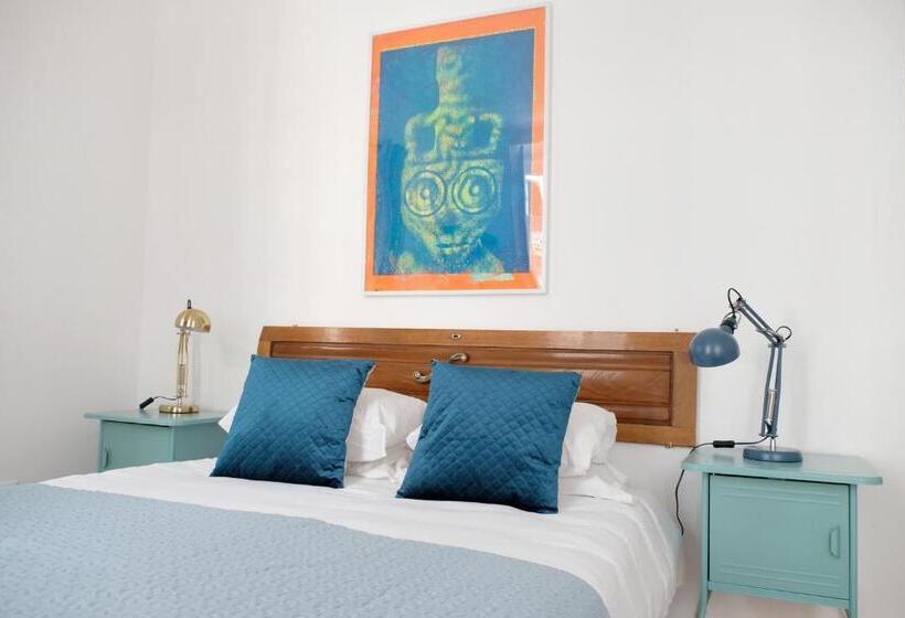 Quarto Standard Casa de Banho Partilhada, Lisbon Poets Inn