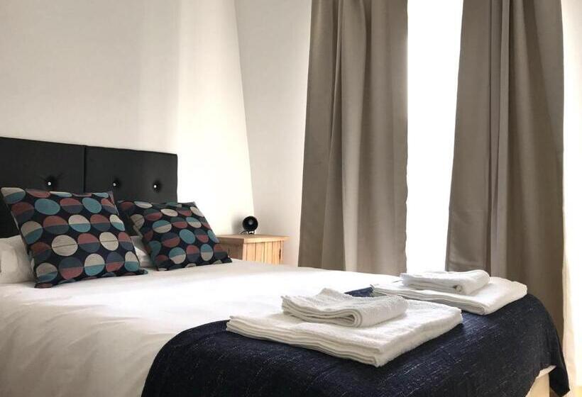 Quarto Standard Casa de Banho Partilhada, Lisbon Poets Inn