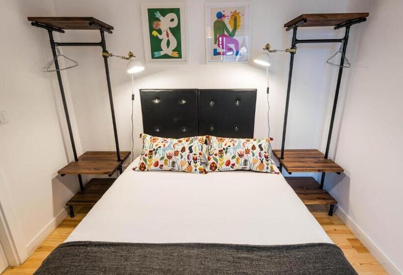 Quarto Economy, Lisbon Poets Inn