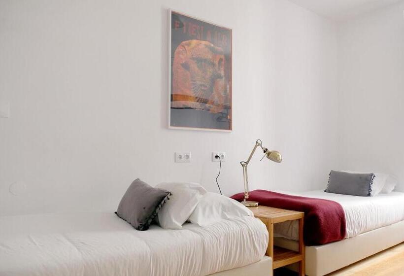 Quarto Triplo Comfort, Lisbon Poets Inn
