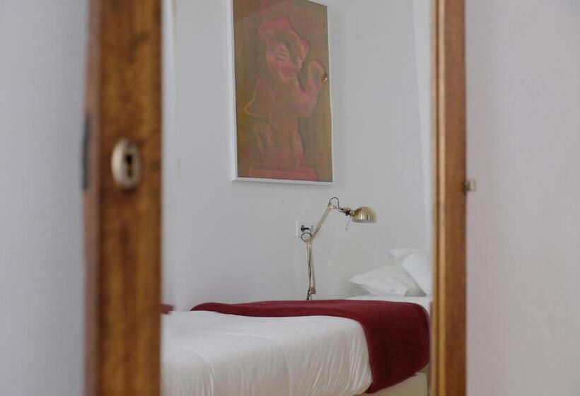 Quarto Triplo Comfort, Lisbon Poets Inn