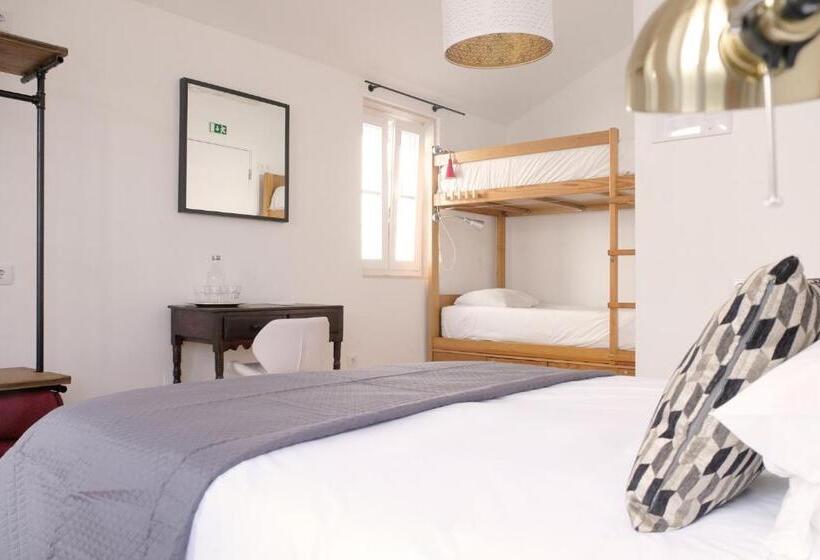 Quarto Familiar, Lisbon Poets Inn