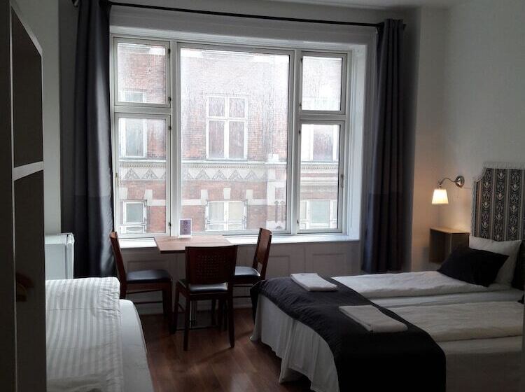 غرفة ديلوكس ثلاثية, Loeven