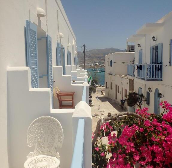 اتاق استاندارد سه نفره, Mantalena