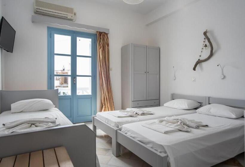 اتاق استاندارد سه نفره, Mantalena