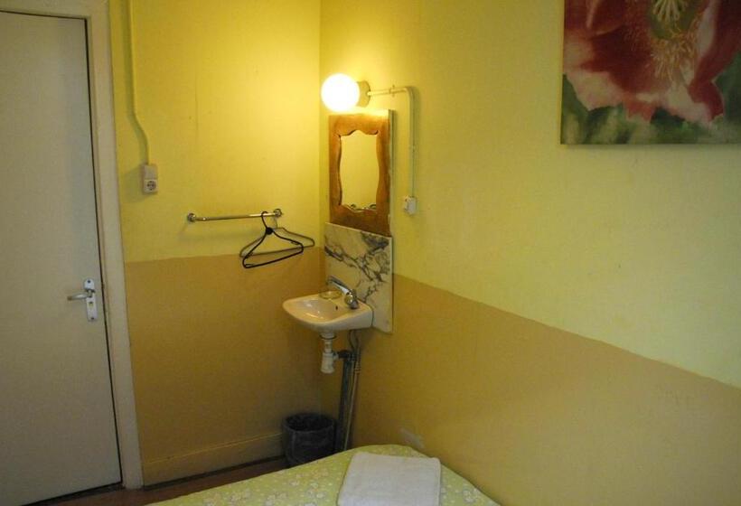 اتاق استاندارد با سرویس بهداشتی مشترک, Tamara