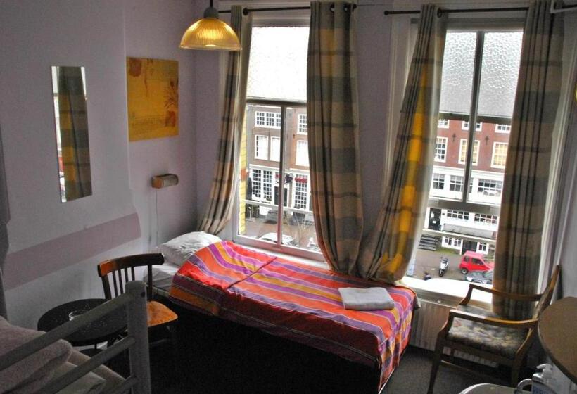 اتاق استاندارد سه تخته با سرویس بهداشتی مشترک, Tamara