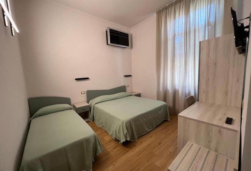 اتاق استاندارد سه نفره, Villa Primavera