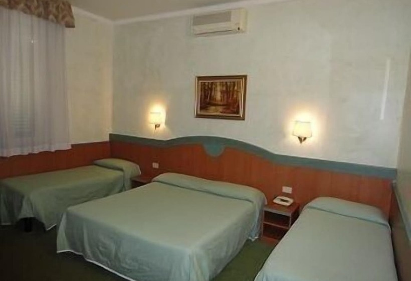 Chambre Quadruple Standard, Villa Primavera