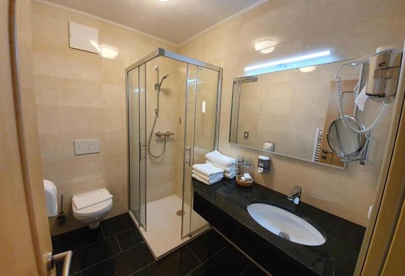 חדר סטנדרט לשלושה, Gasthof Hotel Zur Post