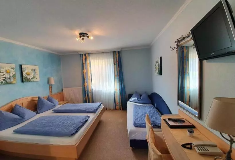 スタンダードトリプルルーム, Gasthof Hotel Zur Post