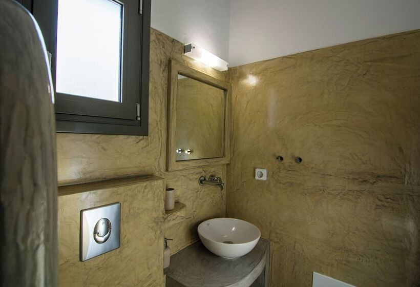 إستوديو قياسى, Phevos Villa