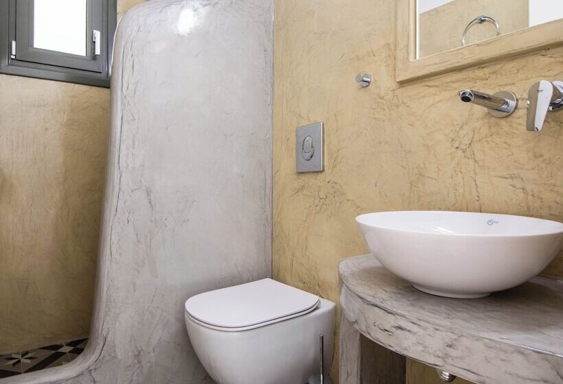 إستوديو قياسى, Phevos Villa