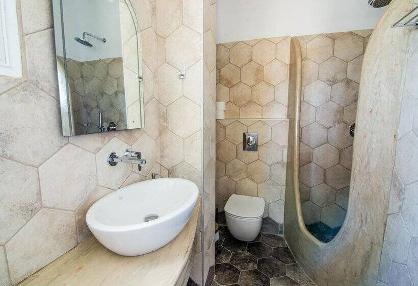 شقة غرفة واحدة, Phevos Villa