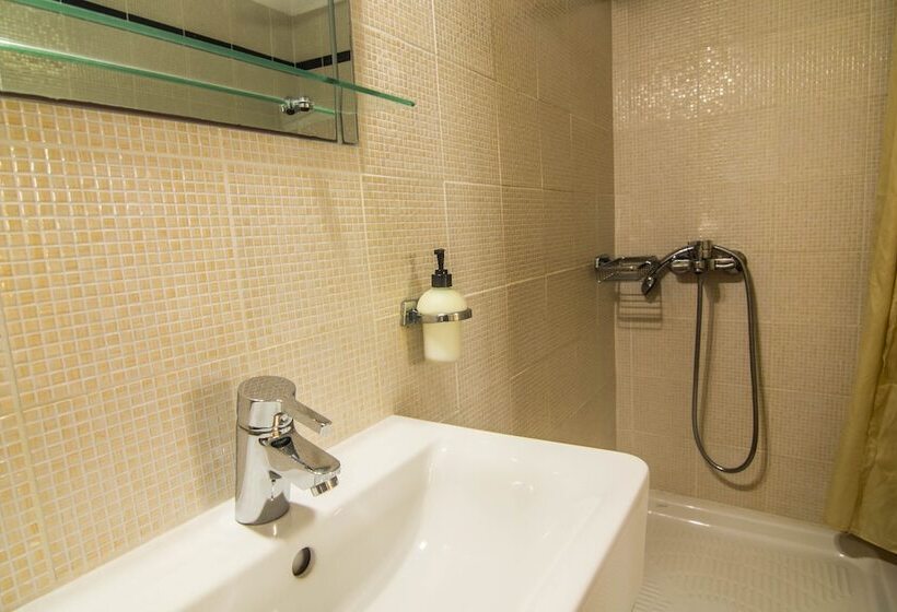 غرفة إقتصادية رباعية, Phevos Villa