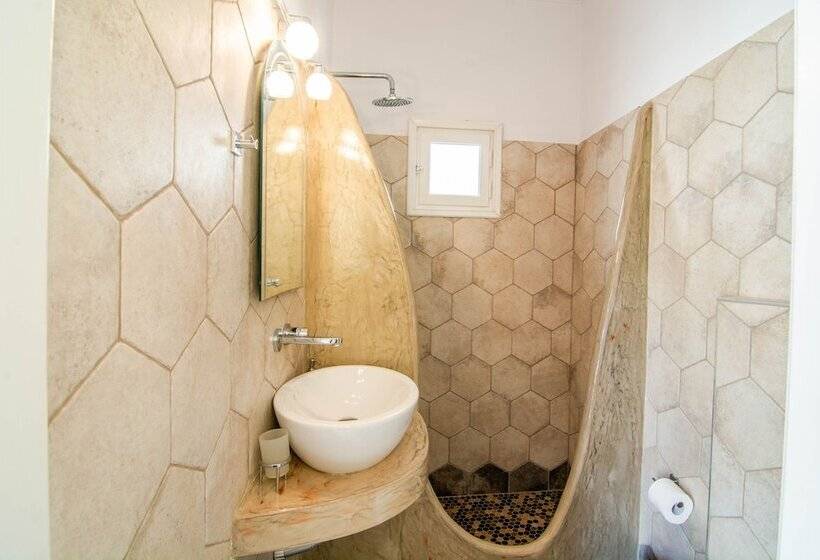 إستوديو قياسى, Phevos Villa