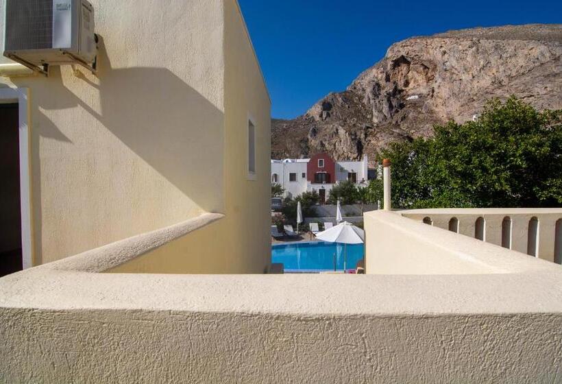 إستوديو قياسى, Phevos Villa