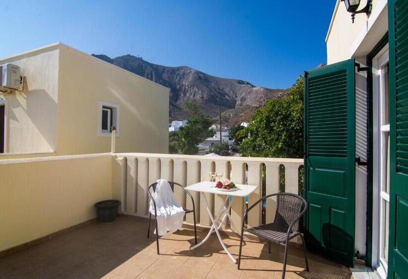 إستوديو قياسى, Phevos Villa