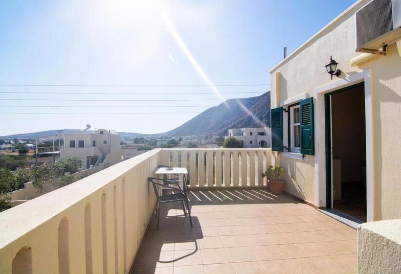 إستوديو قياسى, Phevos Villa