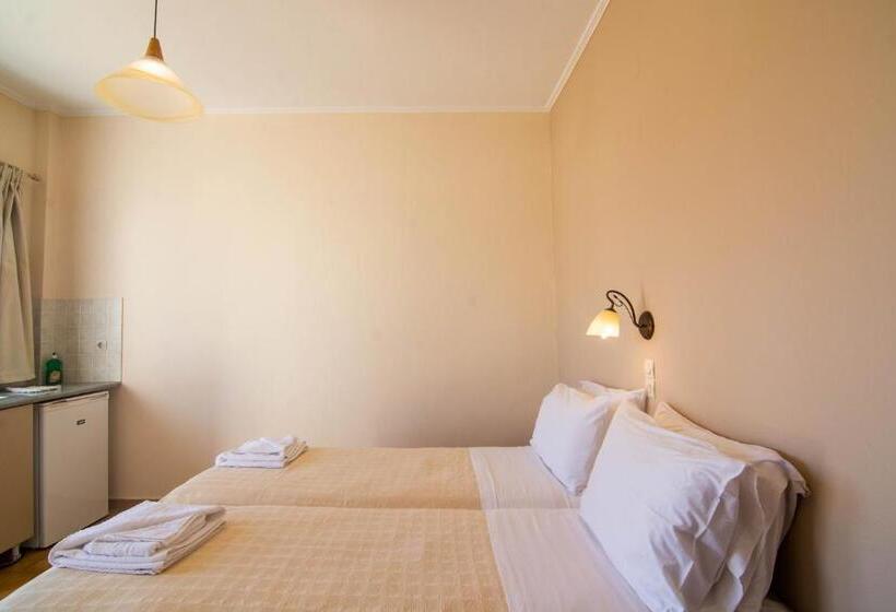 إستوديو قياسى, Phevos Villa