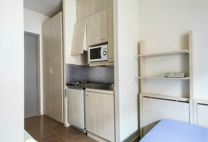 غرفة أساسية, Residencia Universitaria Blas De Otero