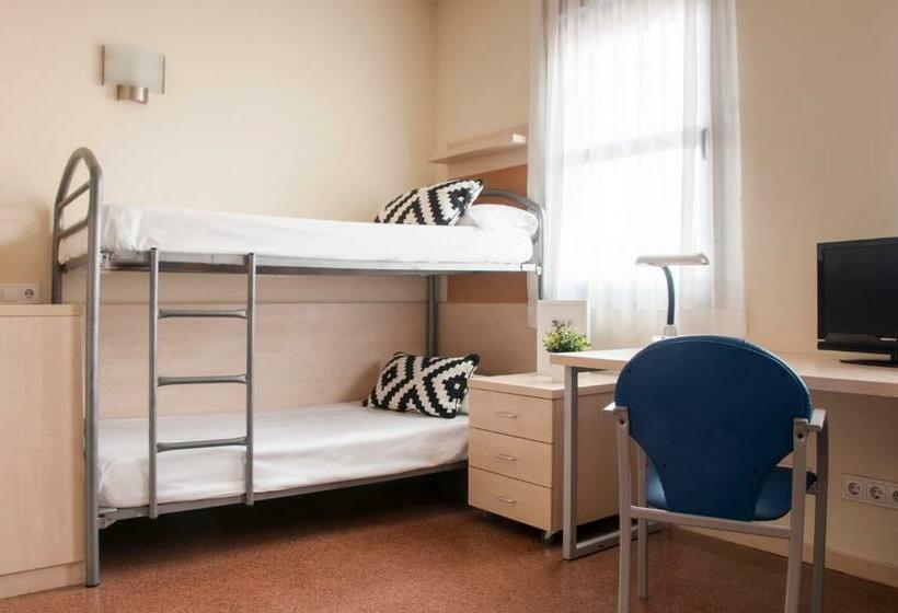 غرفة قياسية رباعية, Residencia Universitaria Blas De Otero