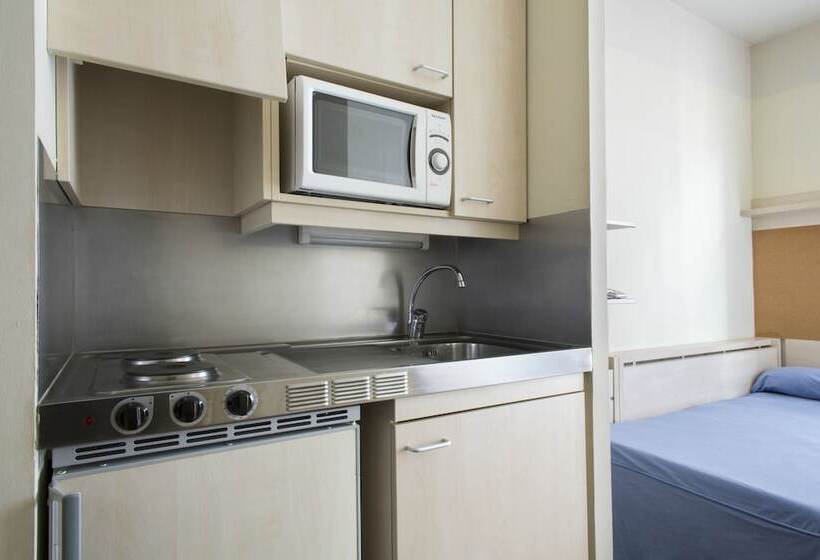 غرفة أساسية, Residencia Universitaria Blas De Otero