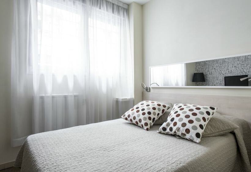 استوديو إدارى, Residencia Universitaria Blas De Otero