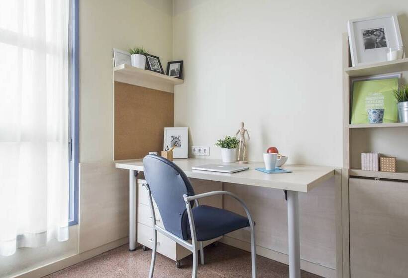 スタンダードスタジオ, Residencia Universitaria Blas De Otero