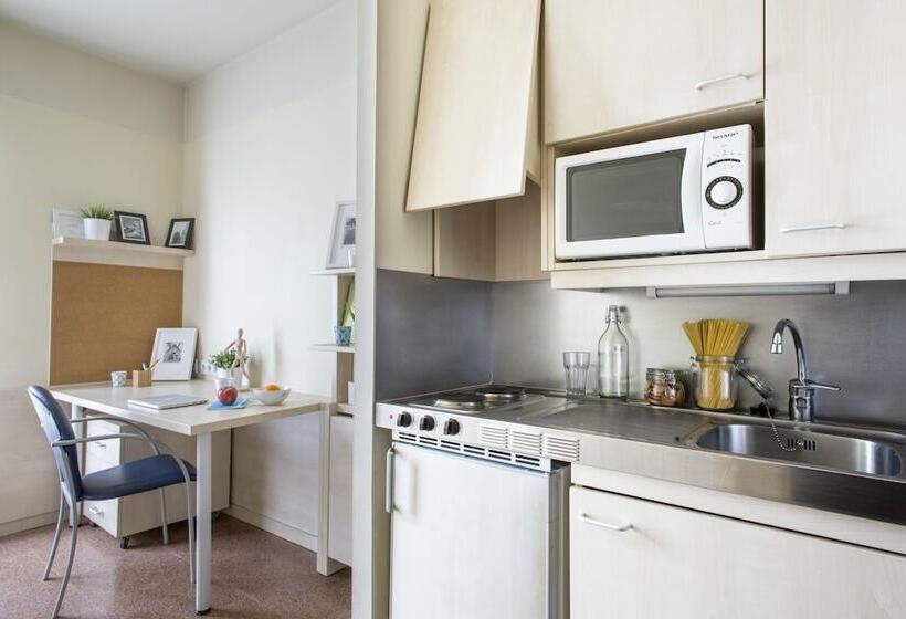 إستوديو قياسى, Residencia Universitaria Blas De Otero