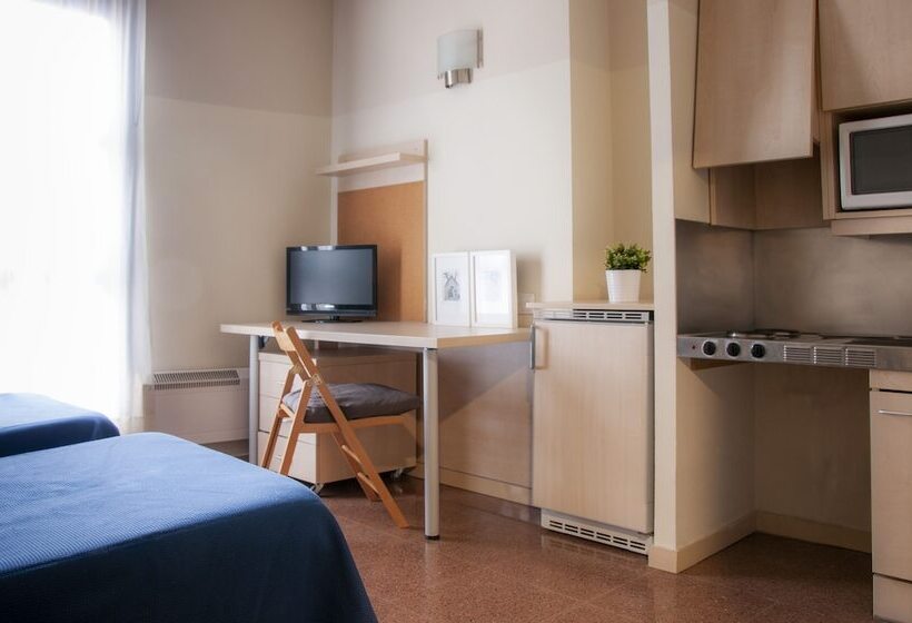 إستوديو كلاسيكى, Residencia Universitaria Blas De Otero