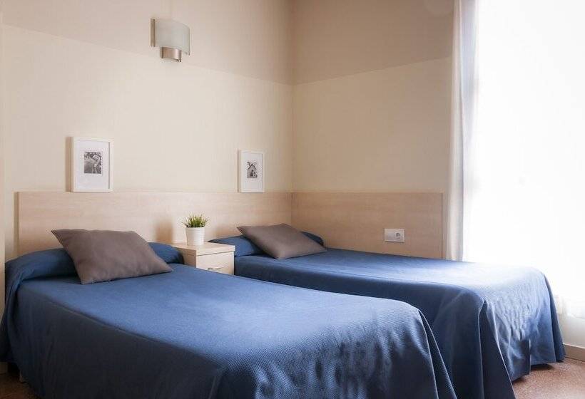 إستوديو كلاسيكى, Residencia Universitaria Blas De Otero