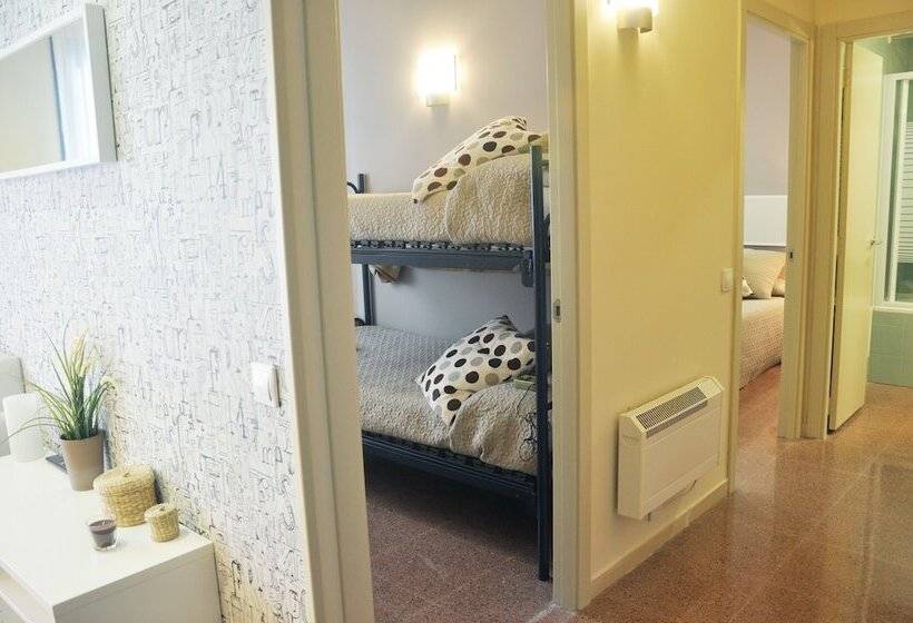 إستديو عائلى, Residencia Universitaria Blas De Otero