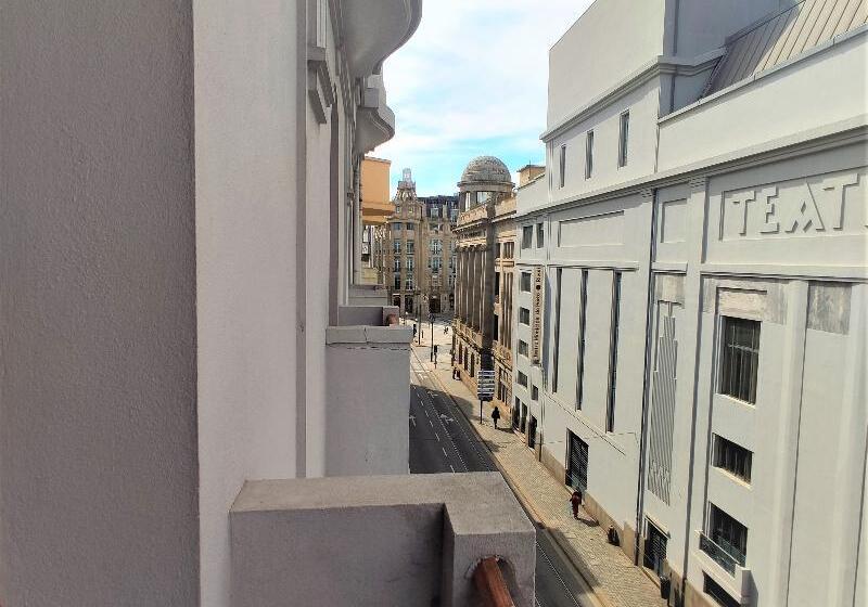 تختخواب در اتاق مشترک, Rivoli Cinema Hostel