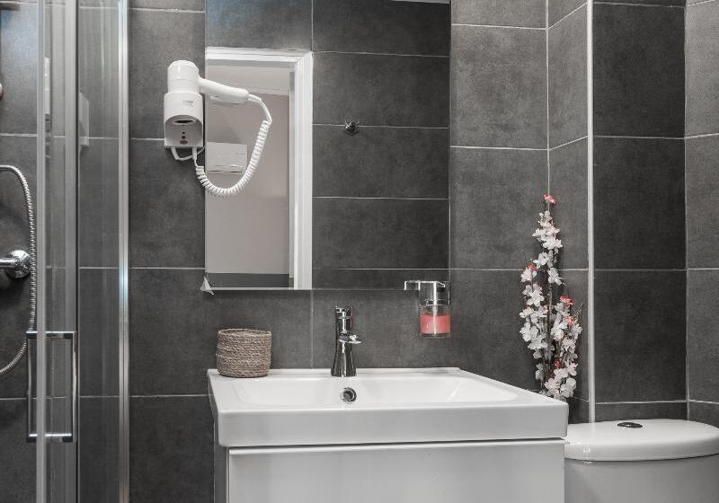 تختخواب در اتاق مشترک, Rivoli Cinema Hostel