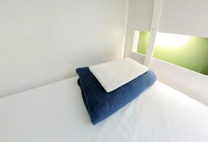 اتاق استاندارد سه نفره, Sant Jordi Hostels Sagrada Familia