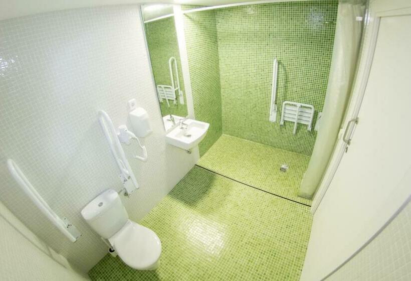 اتاق استاندارد سه نفره, Sant Jordi Hostels Sagrada Familia