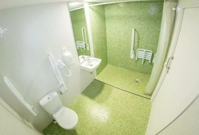 اتاق استاندارد سه نفره, Sant Jordi Hostels Sagrada Familia