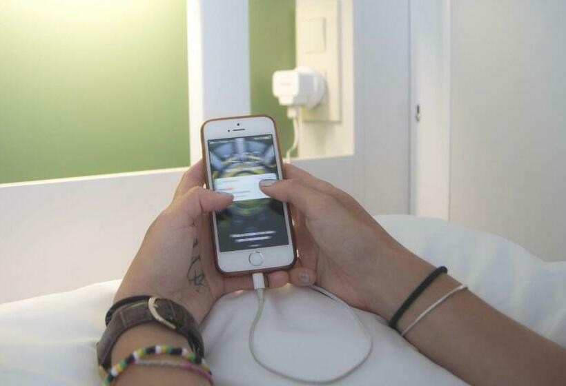 اتاق استاندارد سه نفره, Sant Jordi Hostels Sagrada Familia