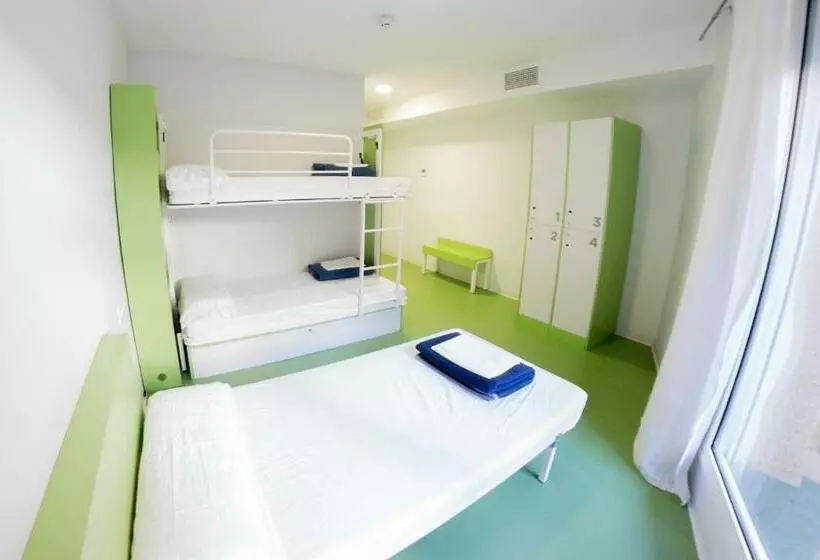 اتاق استاندارد سه نفره, Sant Jordi Hostels Sagrada Familia