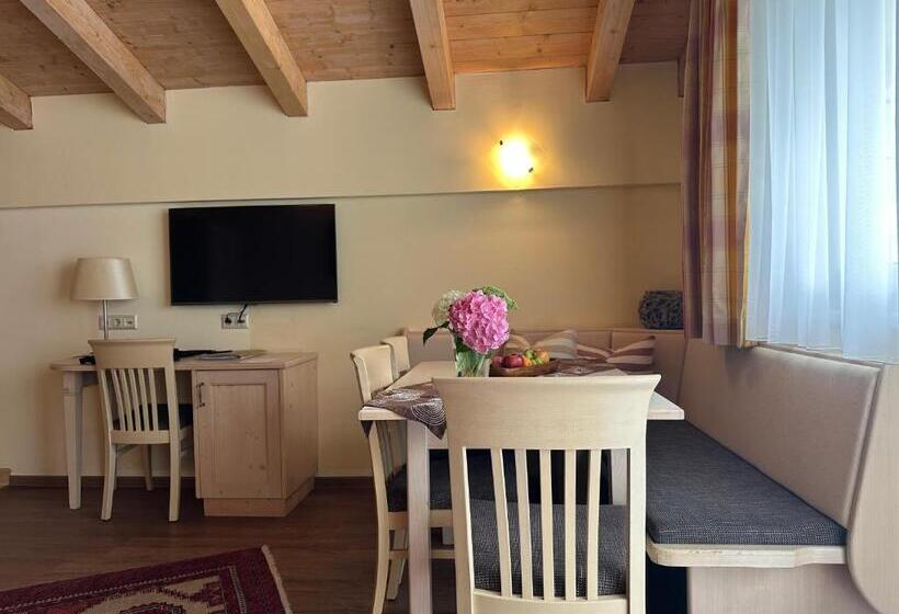 침실 1개 발코니 아파트, Das Zellersee