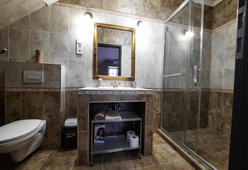 3-Bett-Standardzimmer, Borostyán Panzió