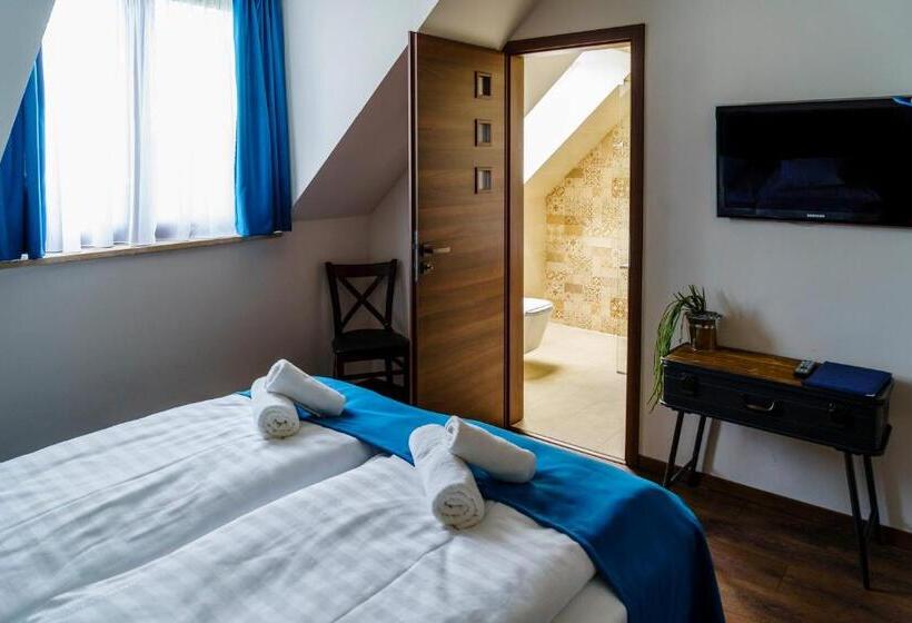 スタンダードルーム, Dominium Pincészet és Panzió